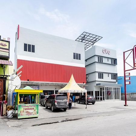 OYO 360 Mangaan Residence Medan Luaran gambar