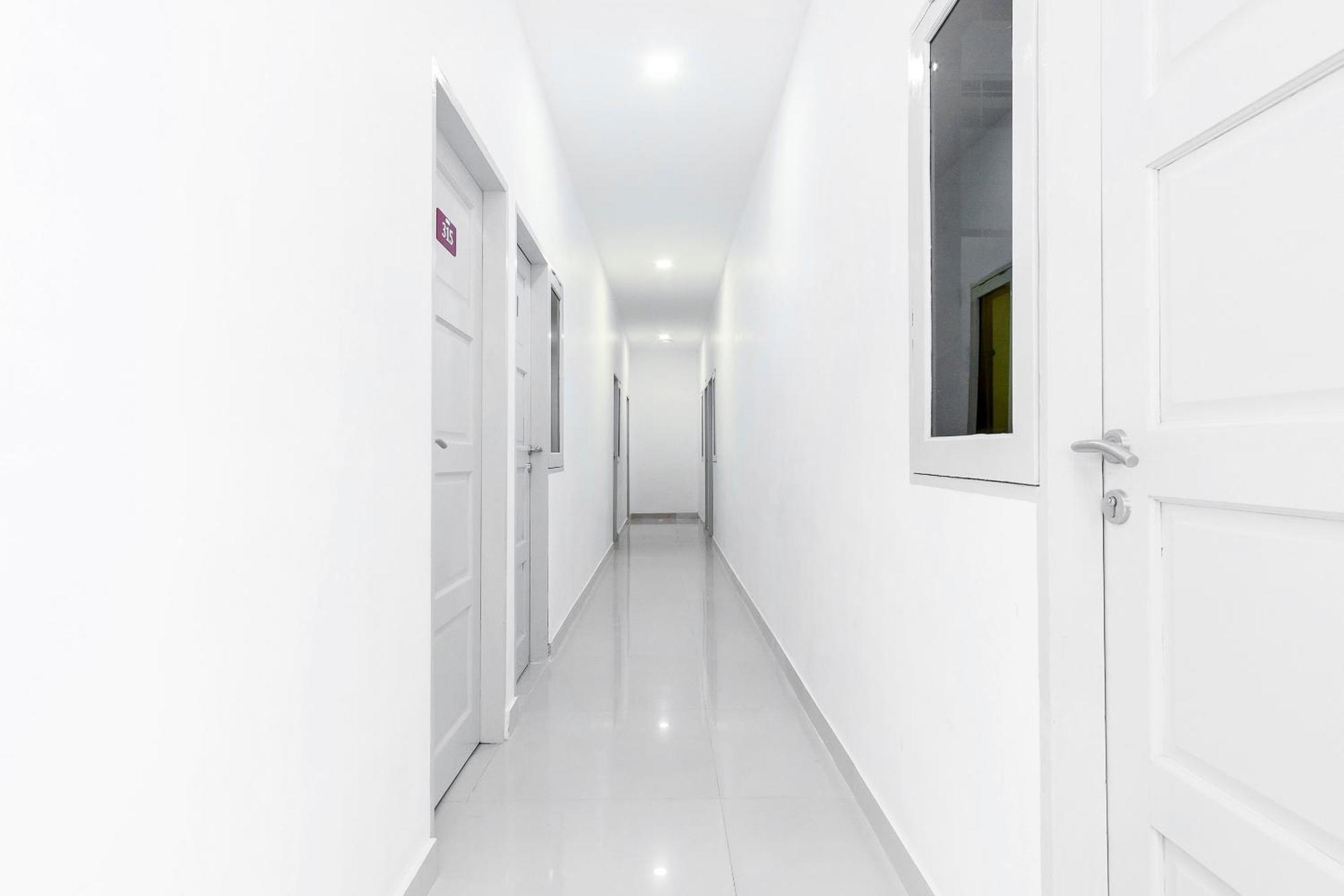 OYO 360 Mangaan Residence Medan Luaran gambar