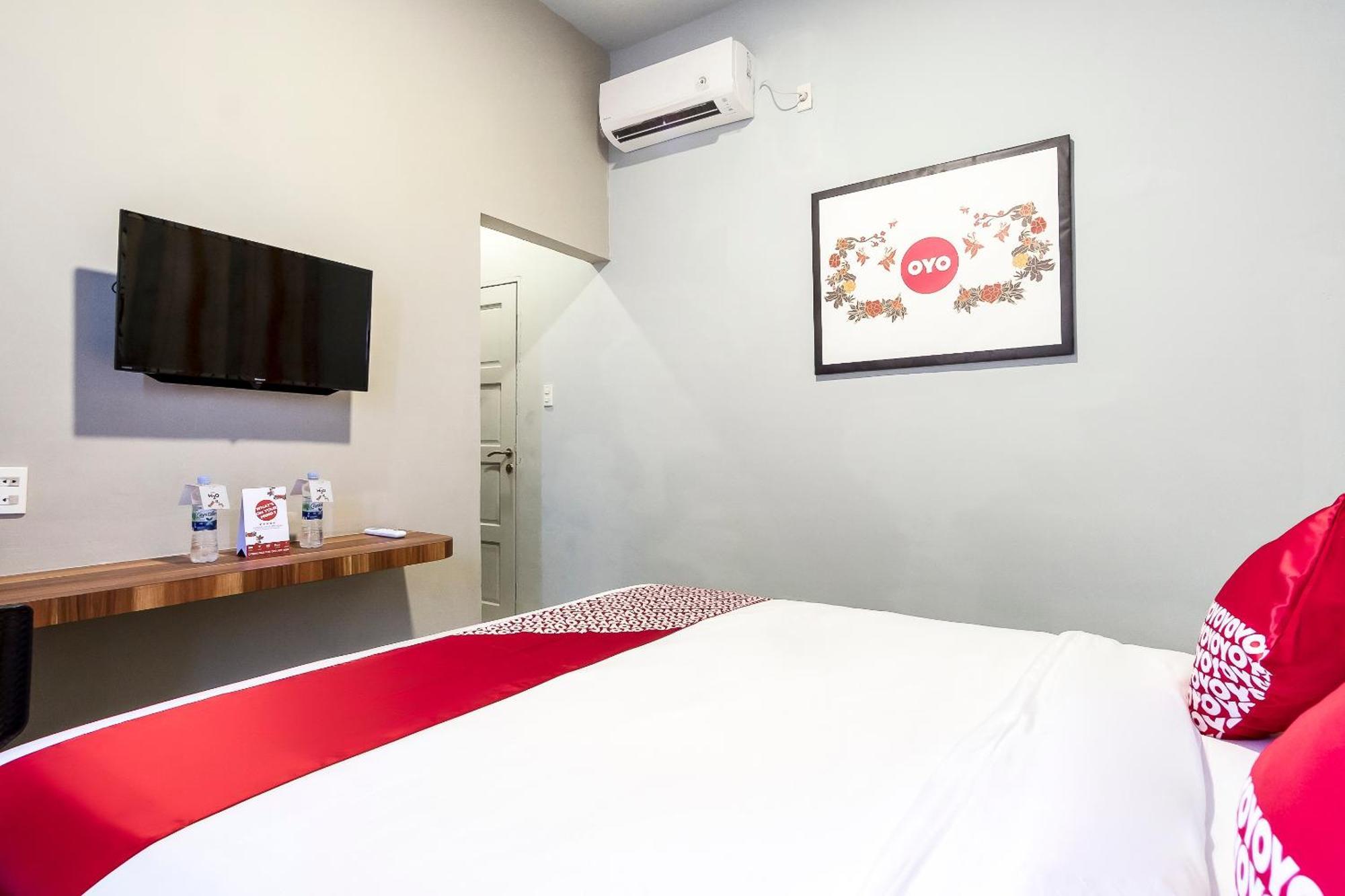 OYO 360 Mangaan Residence Medan Luaran gambar