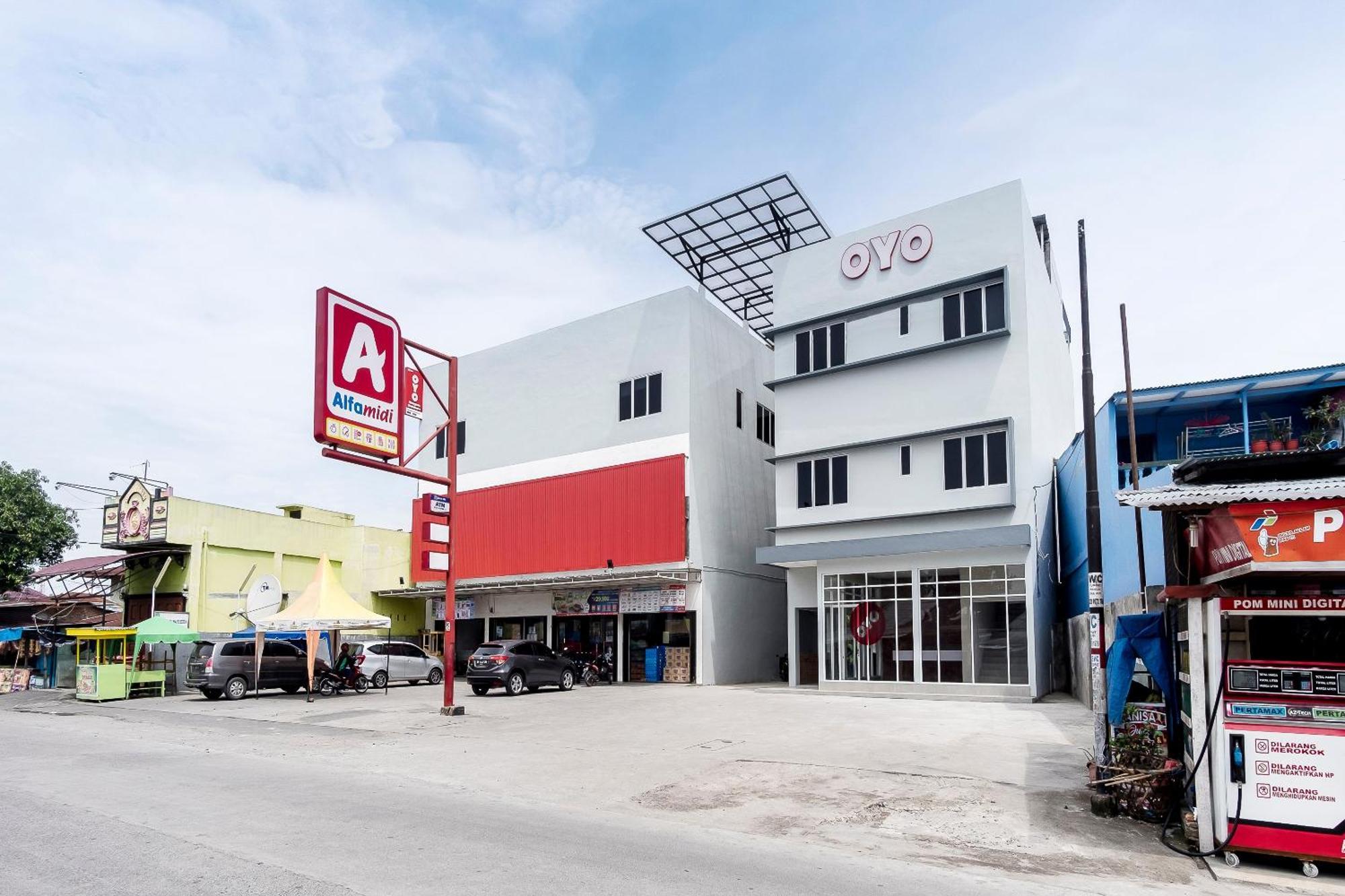 OYO 360 Mangaan Residence Medan Luaran gambar