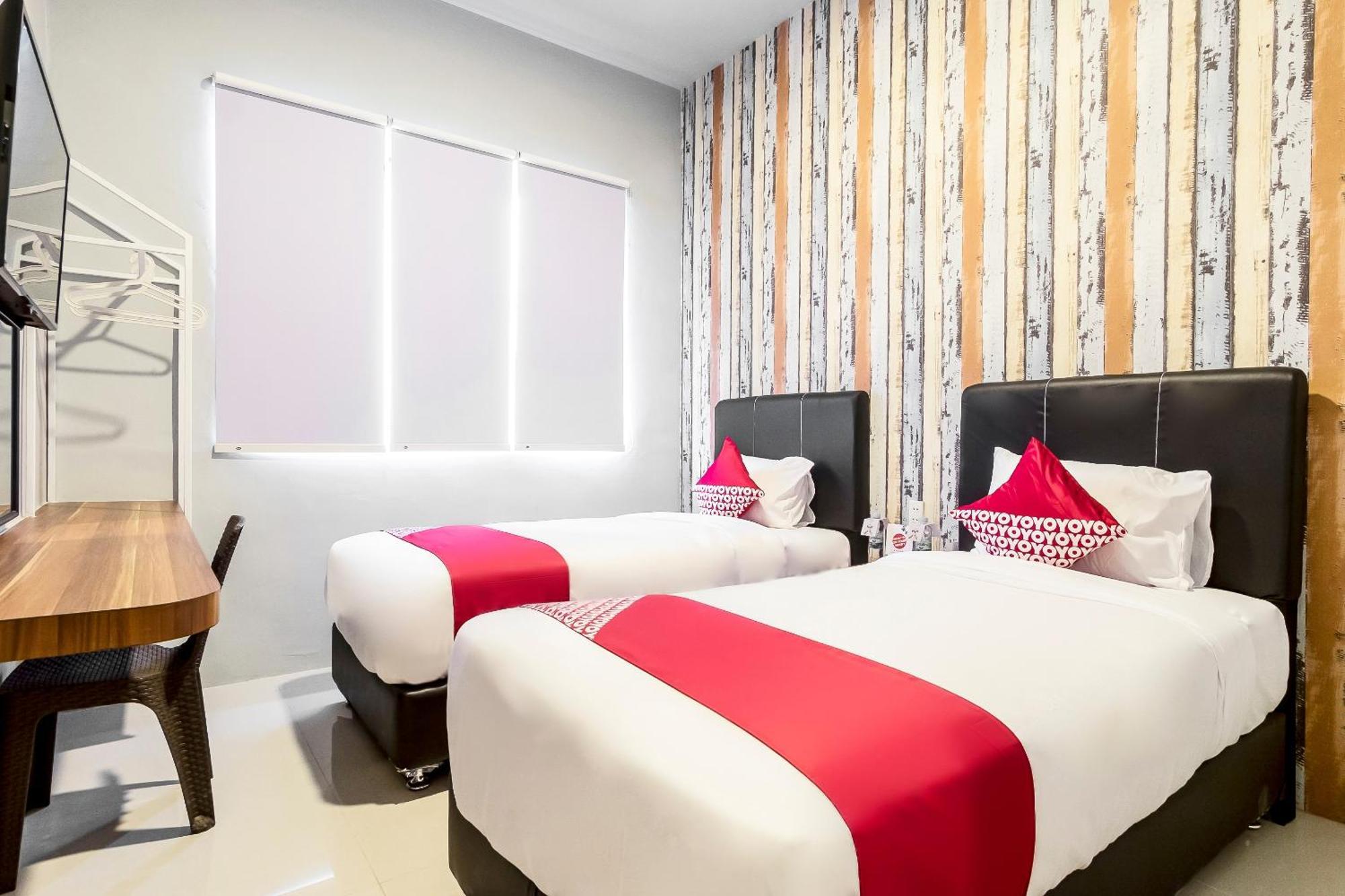 OYO 360 Mangaan Residence Medan Luaran gambar