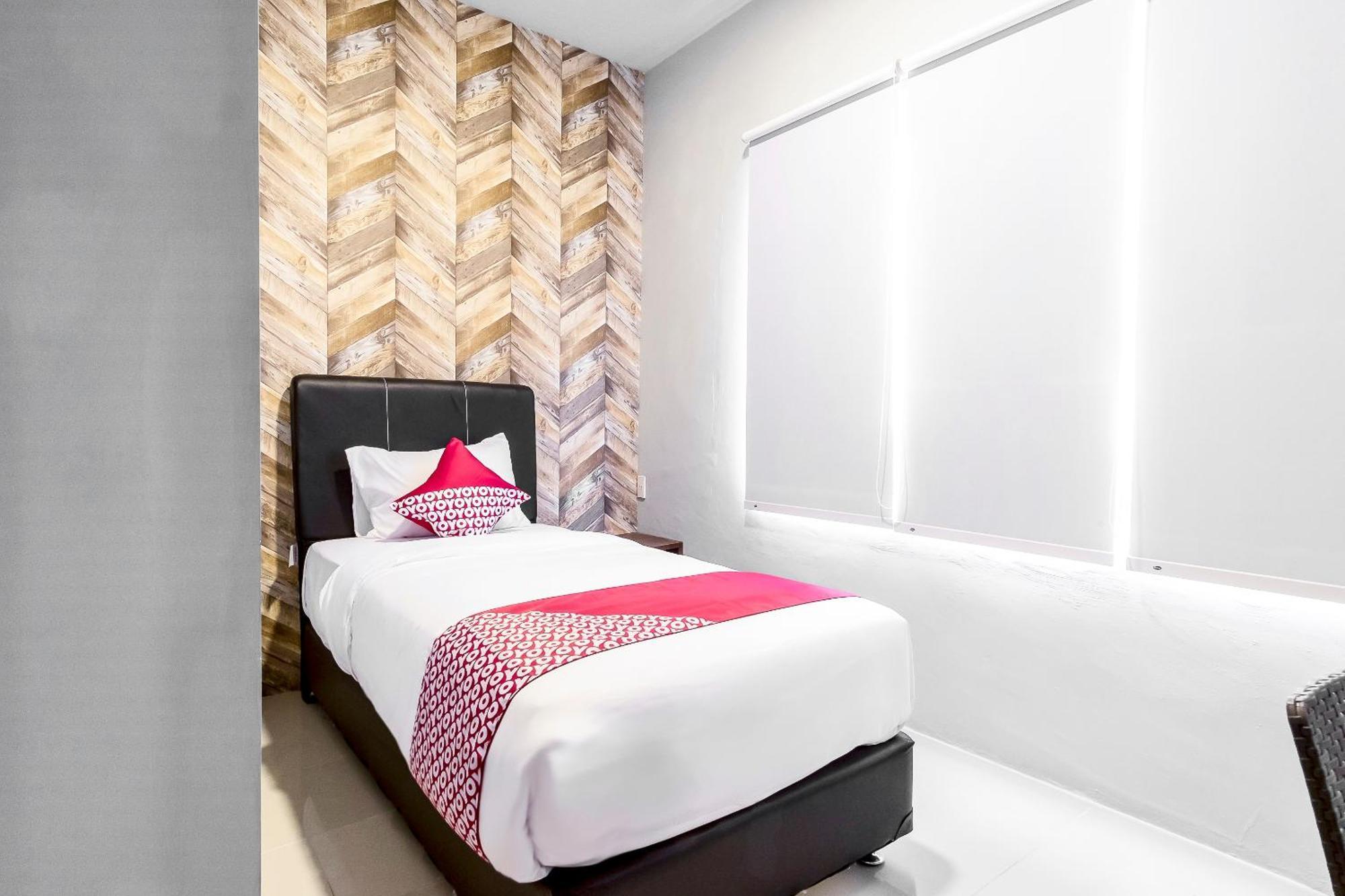 OYO 360 Mangaan Residence Medan Luaran gambar